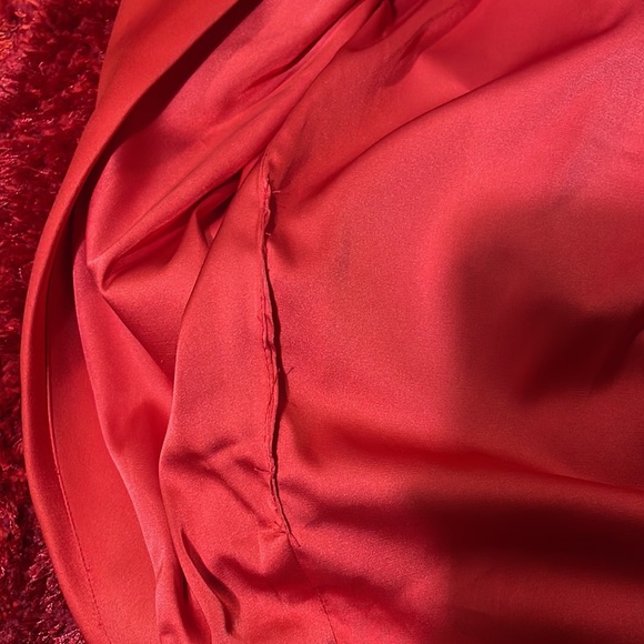 HOUSE OF CB  'LORETTA' RED SATIN OFF SHOULDER DRESS SEXY NIGHT OUT DATE ROMANCE - Picture 8 of 16